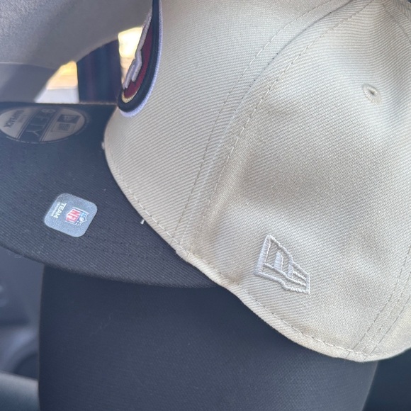 New Era Cream and Black NFL Snapback Hat - Picture 4 of 6